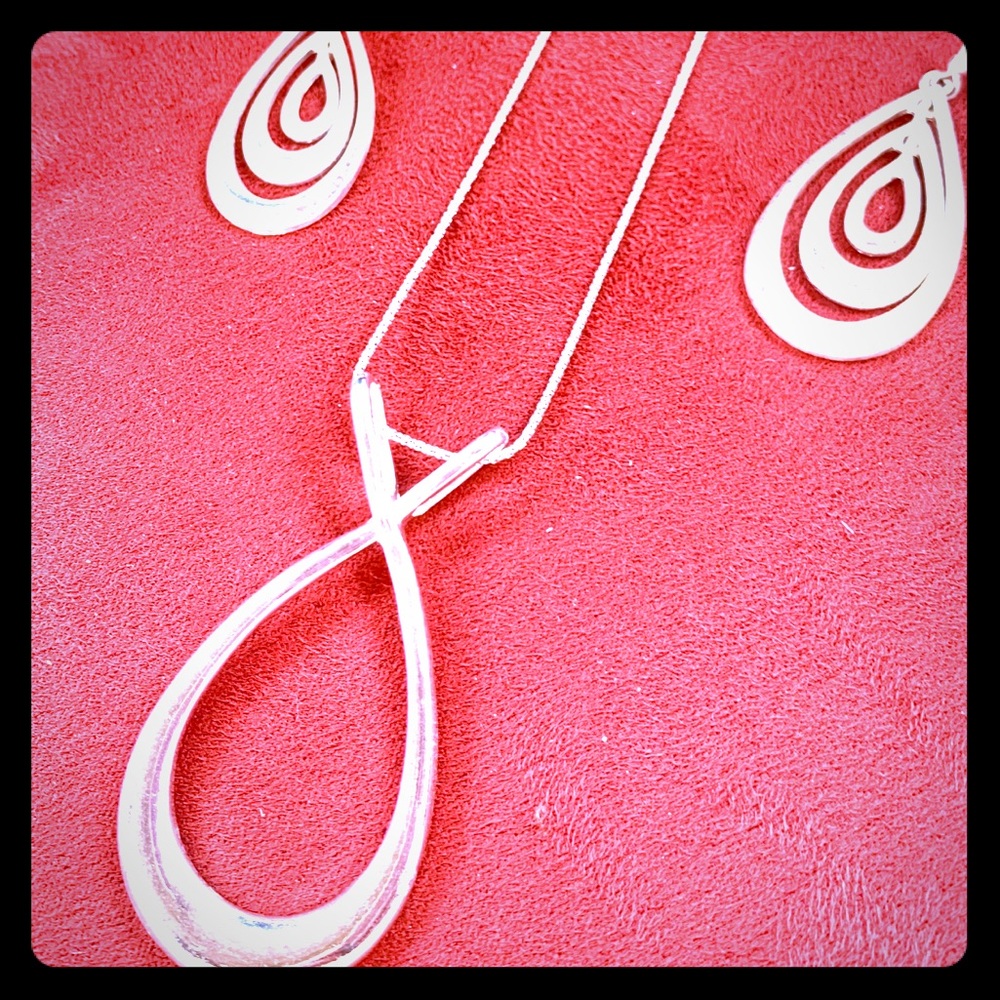 COPY - 🦋Beautiful silver necklace and matching ea…